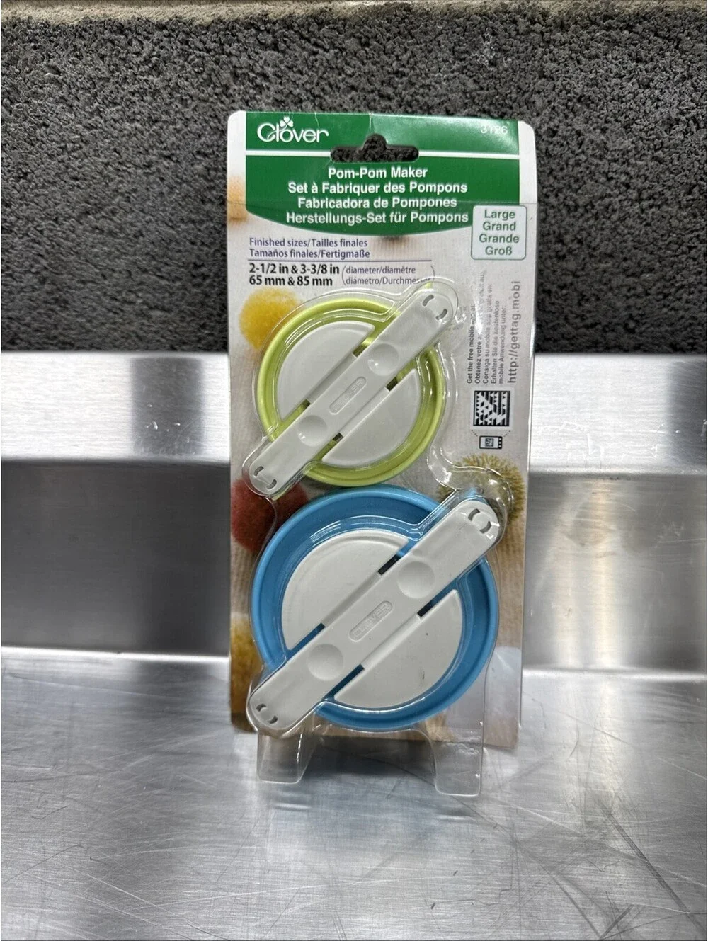 Clover Pom Pom Maker 2 1/2